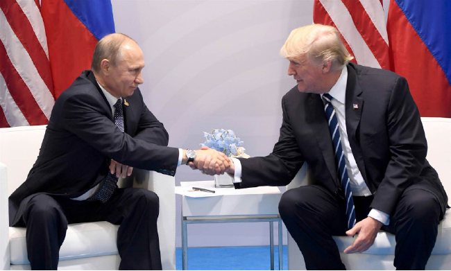 Trump, Putin Shake Hands ahead of  Closely Watched G20 Meeting